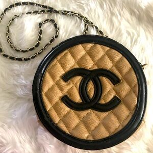 Woman’s Vintages CC Tan Quilted Round Bag